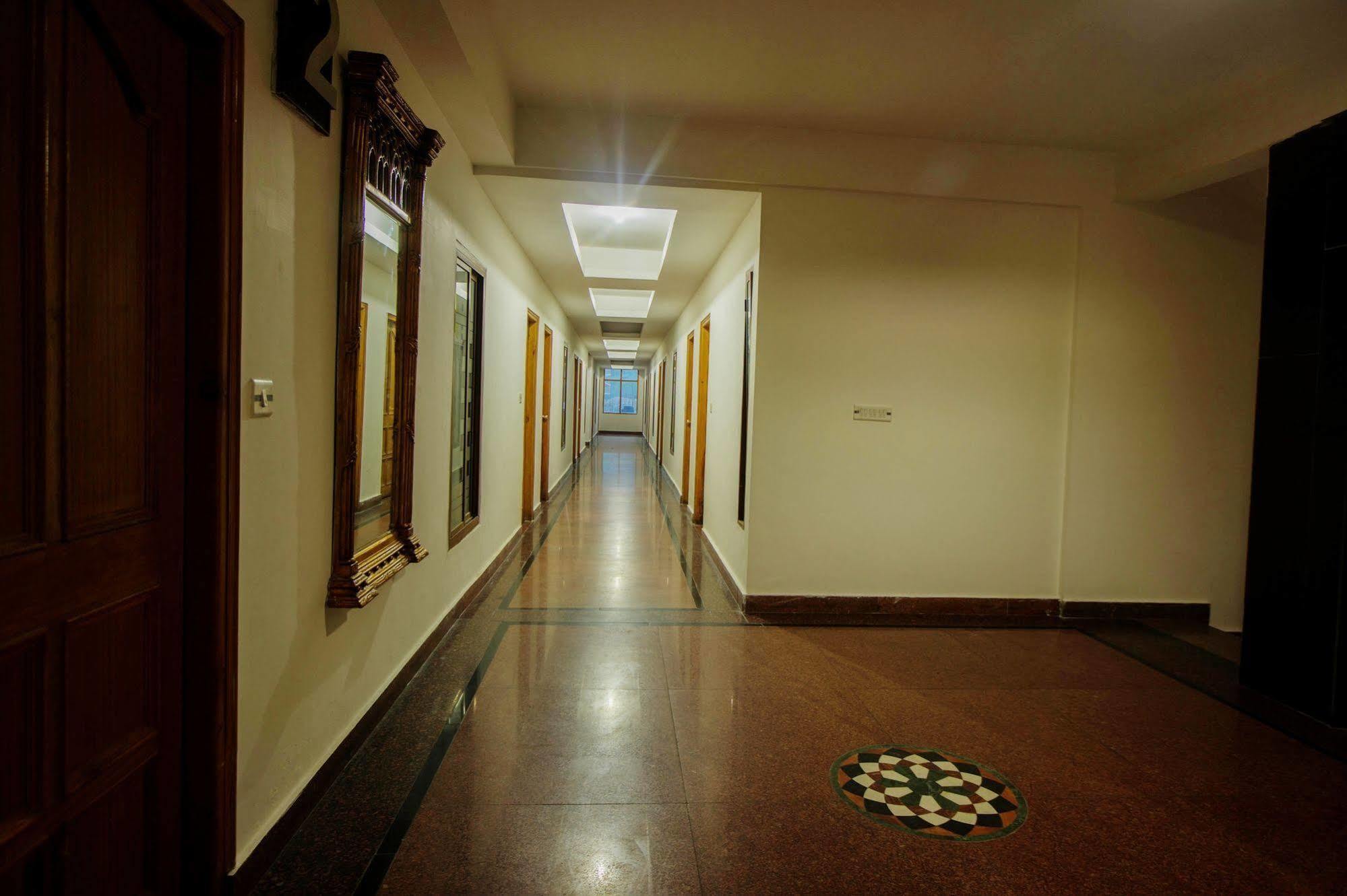 Kalinga Grand Hotel Manāli Εξωτερικό φωτογραφία